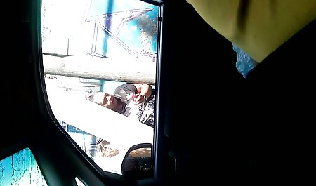 Một mô hình khiêu dâm trẻ vui mừng khi sự xuất hiện của một người đàn video sec nhat ông và ngay lập tức lôi anh ta vào giường để có quan hệ tình dục