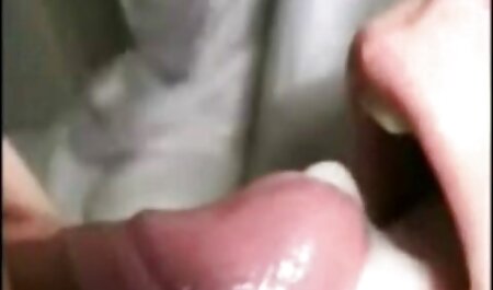 Trẻ bắt một dương sex nhật múp vật, và uống ngon đái