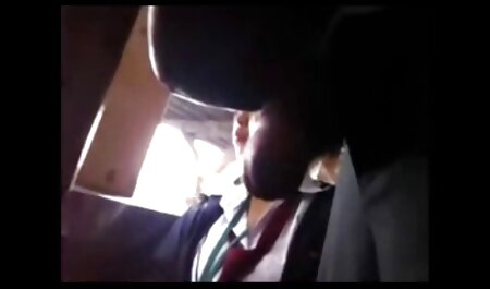 Phụ nữ phim sex hot girl nhật bản già trong mặt nạ tổ chức trụy lạc với cả đồ chơi tình dục với một người đàn ông