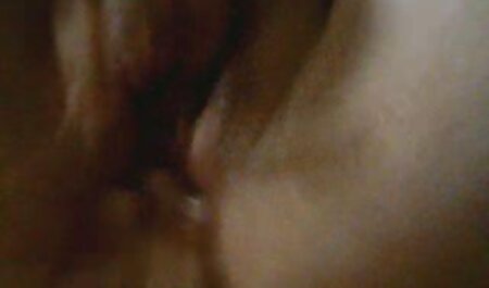 Busty da đen thủ dâm trên sec nhat ban sàn phòng tắm