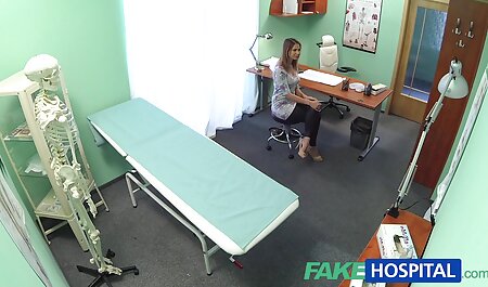 Trẻ, tóc vàng cống phim sex nhật ban đi tiểu sau khi một ngón tay
